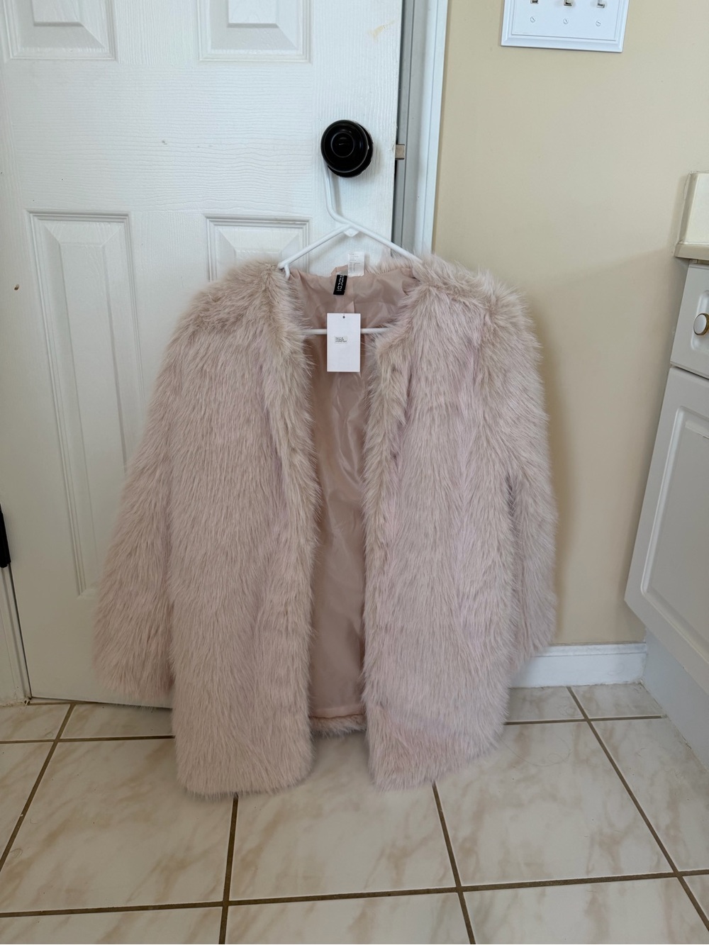 NWT H&M Light Blush Faux Fur Teddy Coat